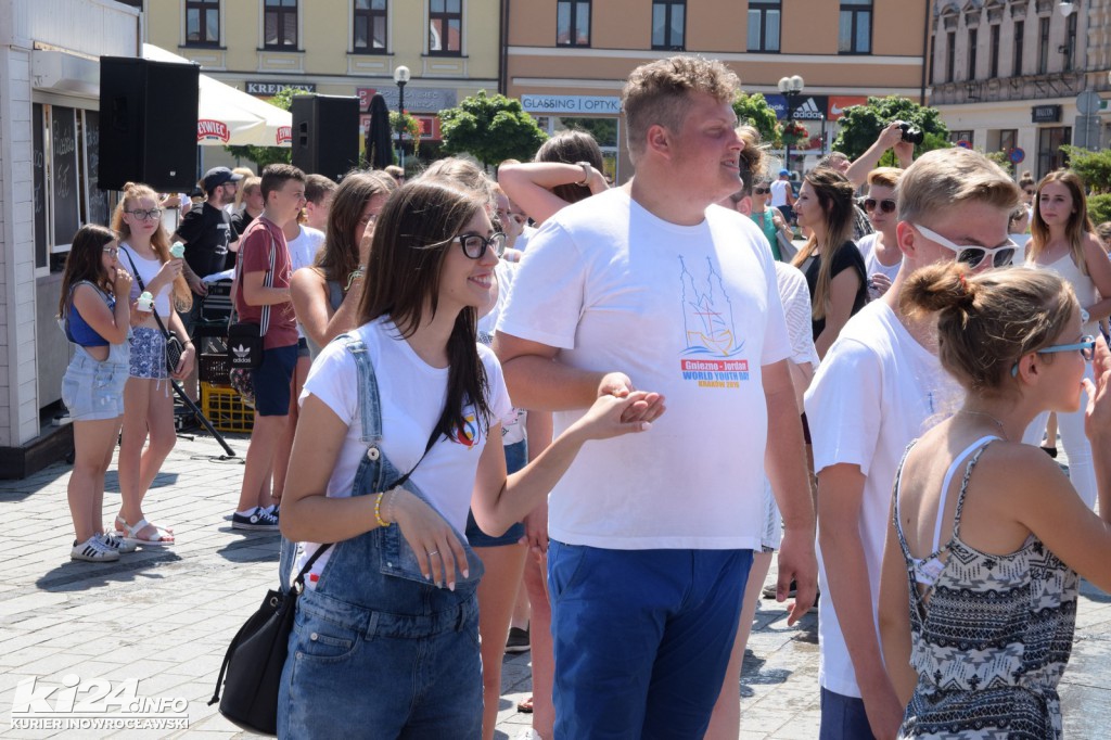 Na Rynku młodzież powitała wakacje