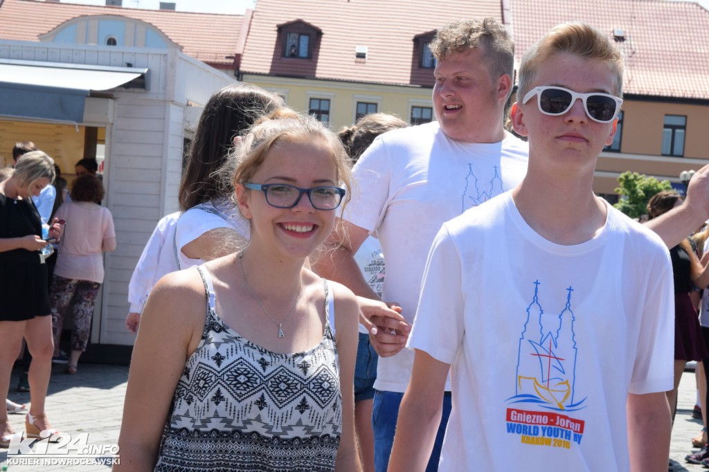 Na Rynku młodzież powitała wakacje