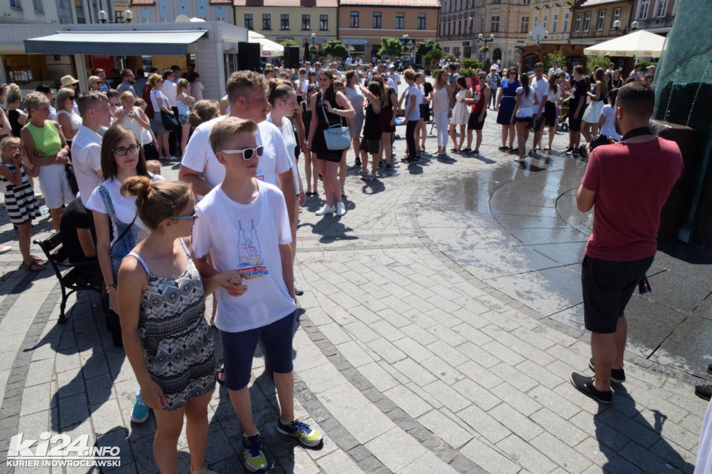 Na Rynku młodzież powitała wakacje