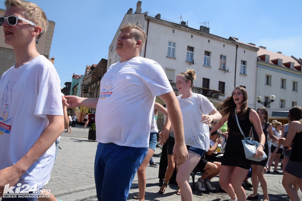 Na Rynku młodzież powitała wakacje