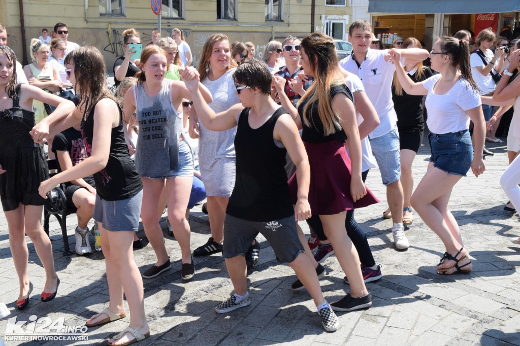 Na Rynku młodzież powitała wakacje
