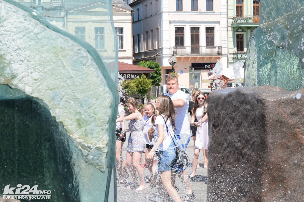 Na Rynku młodzież powitała wakacje