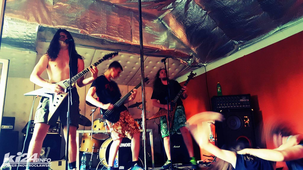 Metalowe powitanie wakacji
