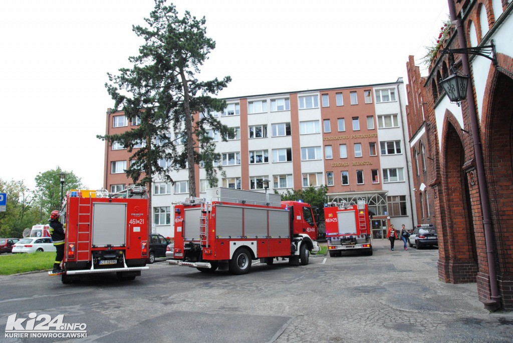 Wypadek w ratuszu. Na ludzi spadł tynk