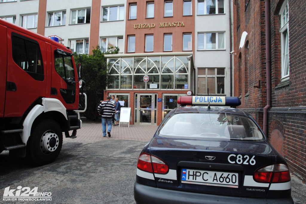 Wypadek w ratuszu. Na ludzi spadł tynk