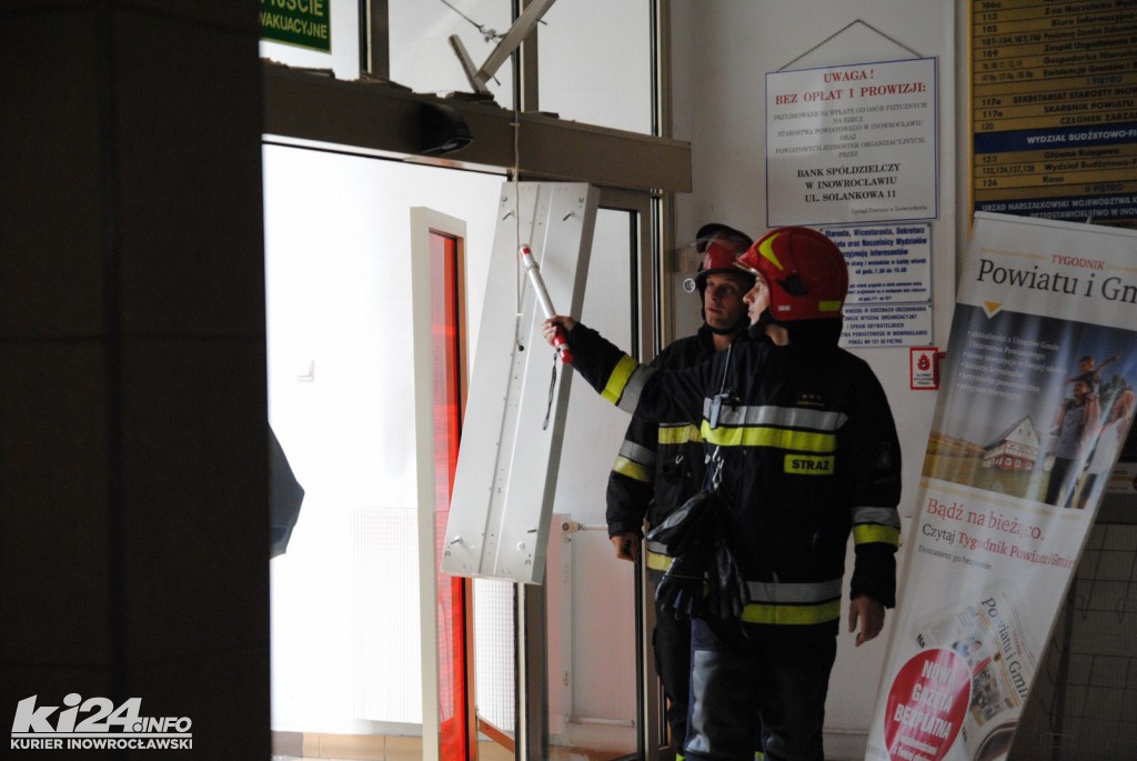Wypadek w ratuszu. Na ludzi spadł tynk