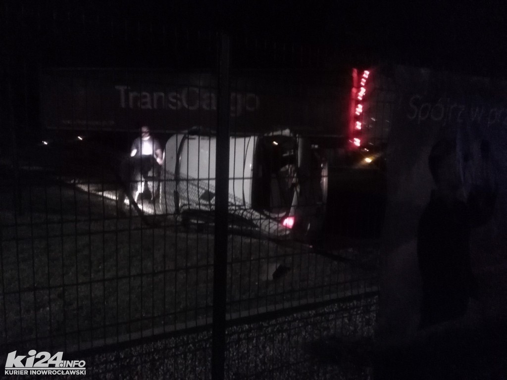 Groźny wypadek w Pakości. Dwie osoby poszkodowane