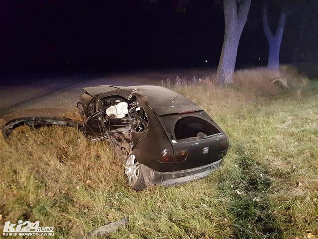 Osobówka zderzyła się z ciągnikiem rolniczym