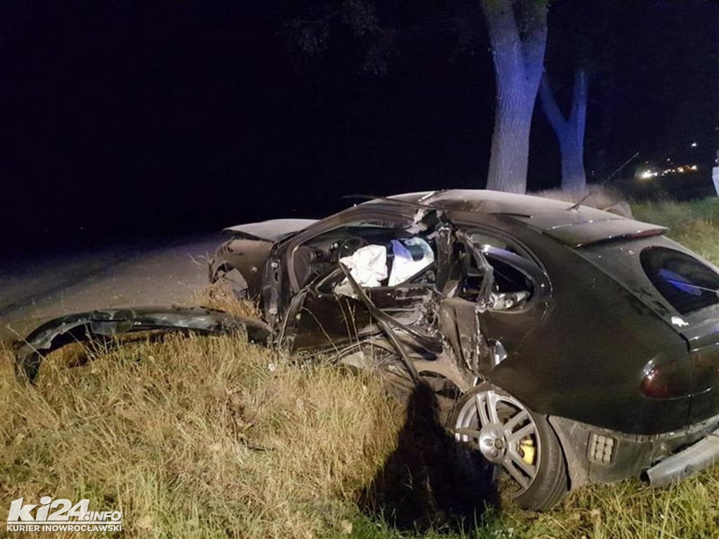 Osobówka zderzyła się z ciągnikiem rolniczym