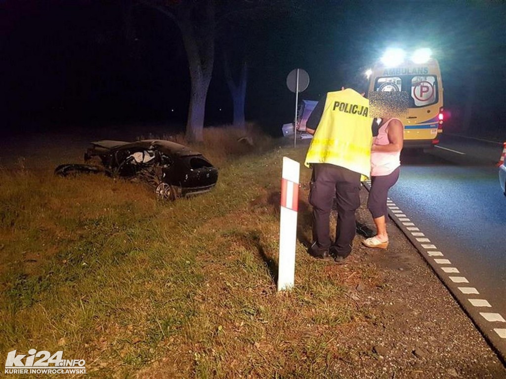 Osobówka zderzyła się z ciągnikiem rolniczym