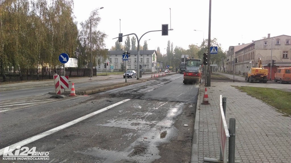 Drogowcy pracują przy pętli na Poznańskiej