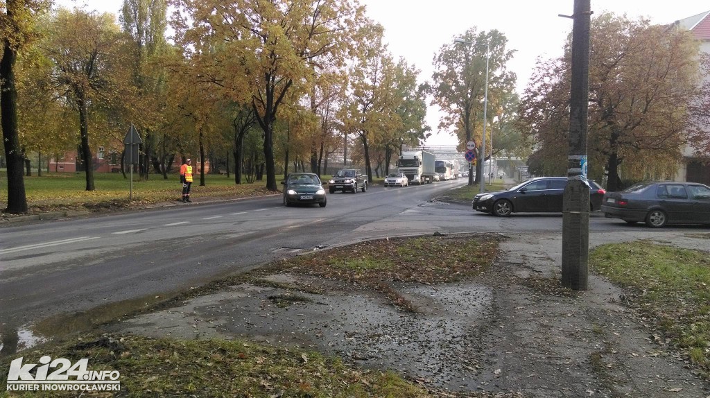 Drogowcy pracują przy pętli na Poznańskiej