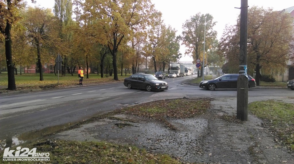 Drogowcy pracują przy pętli na Poznańskiej
