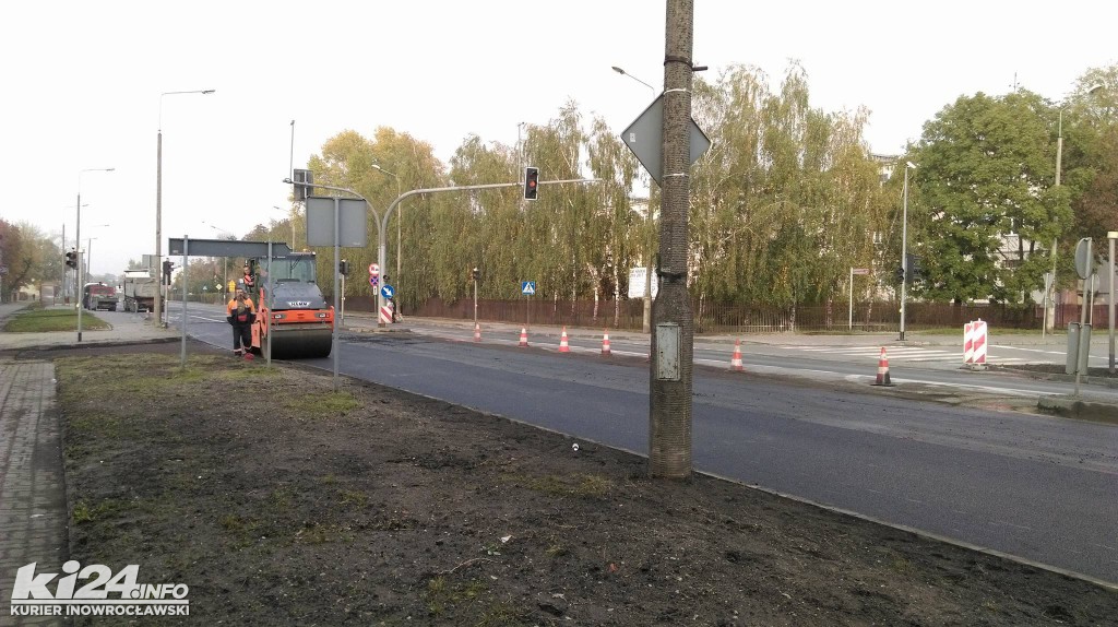 Drogowcy pracują przy pętli na Poznańskiej