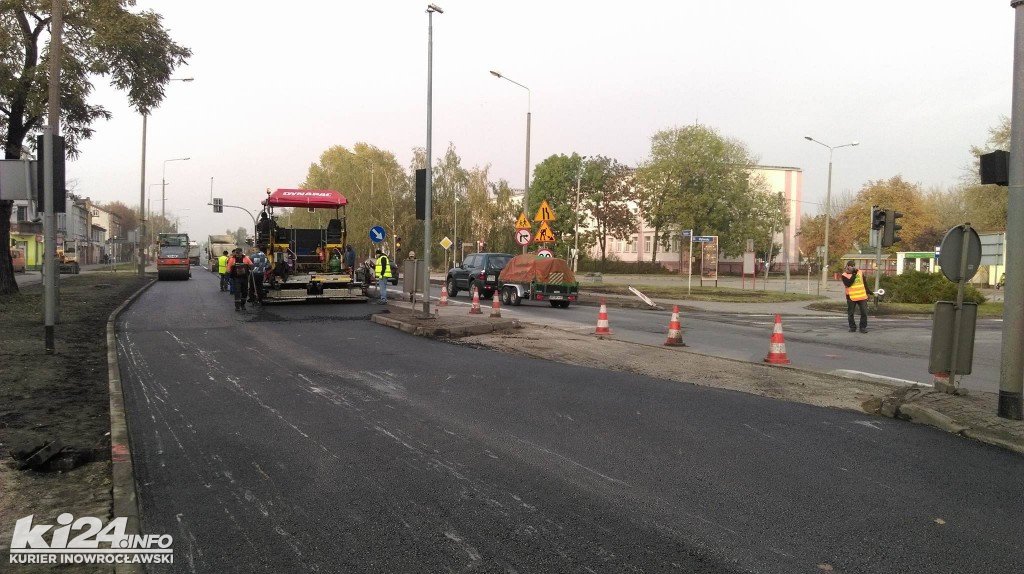 Drogowcy pracują przy pętli na Poznańskiej