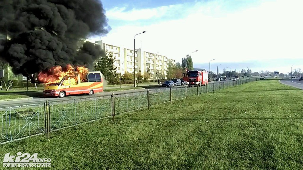 Kłęby czarnego dymu nad Rąbinem