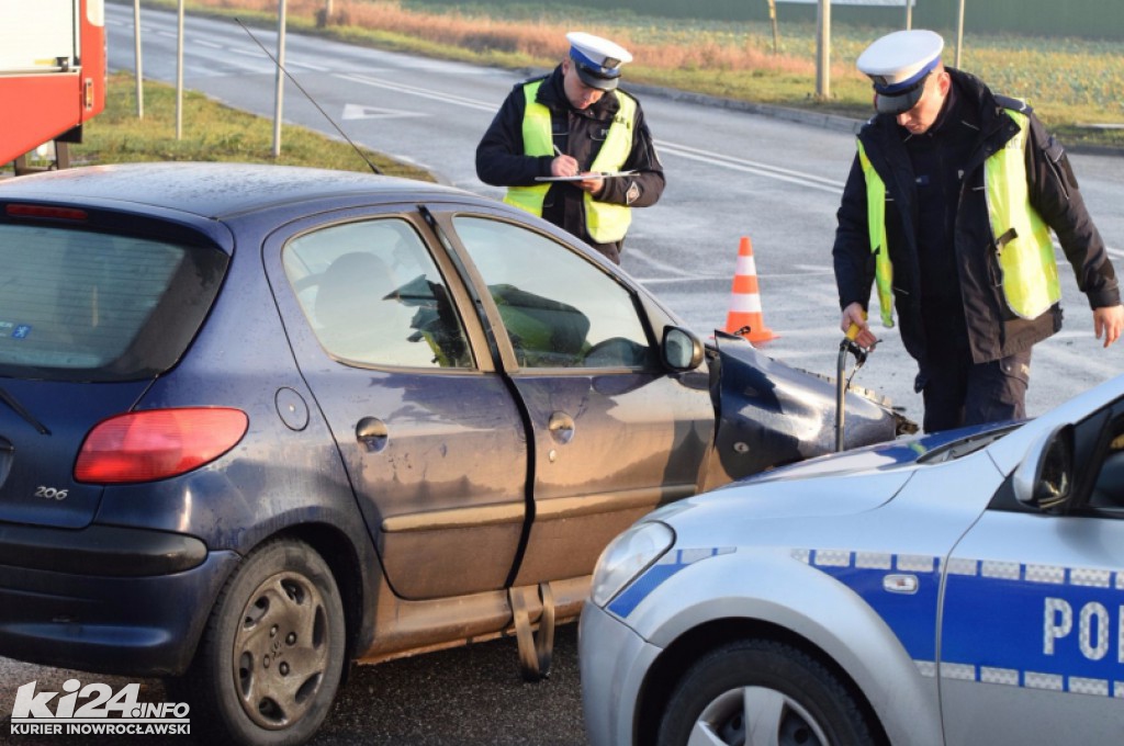 Osobówką wjechał w dźwig