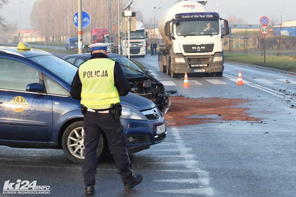 Osobówką wjechał w dźwig