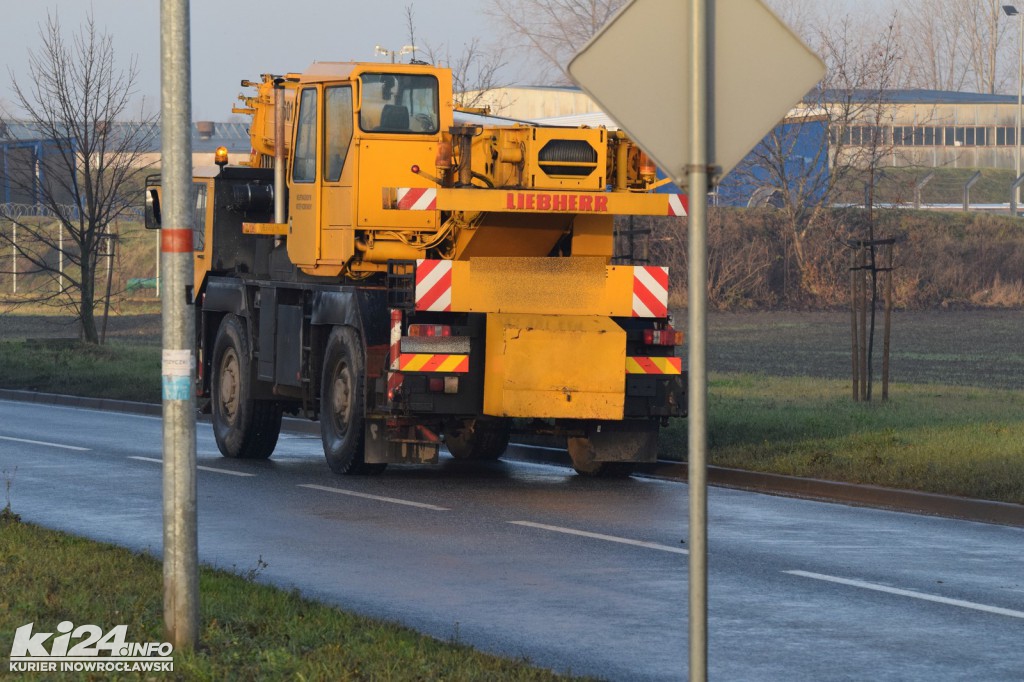 Osobówką wjechał w dźwig