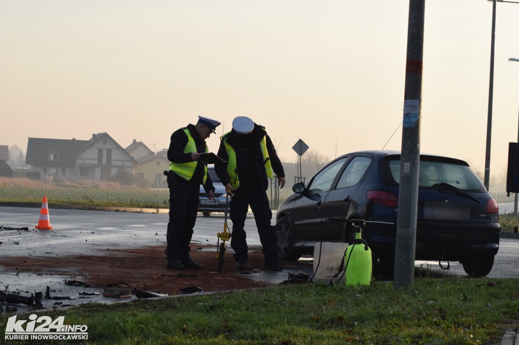 Osobówką wjechał w dźwig