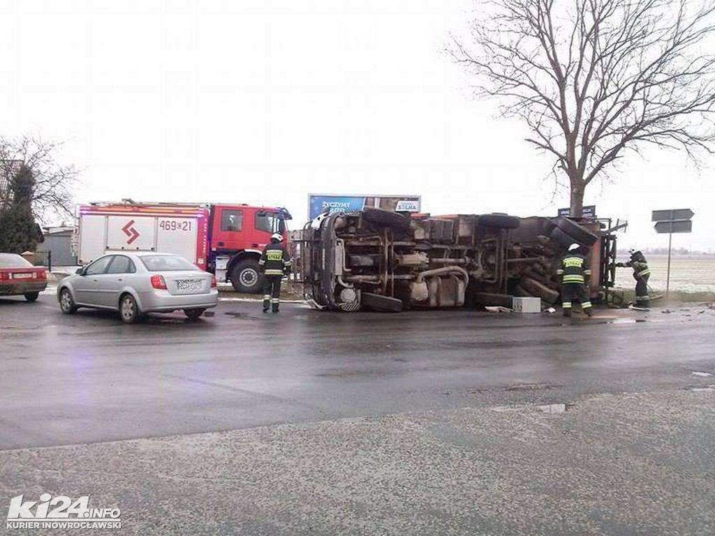 Pod Pakością zderzyły się dwie ciężarówki