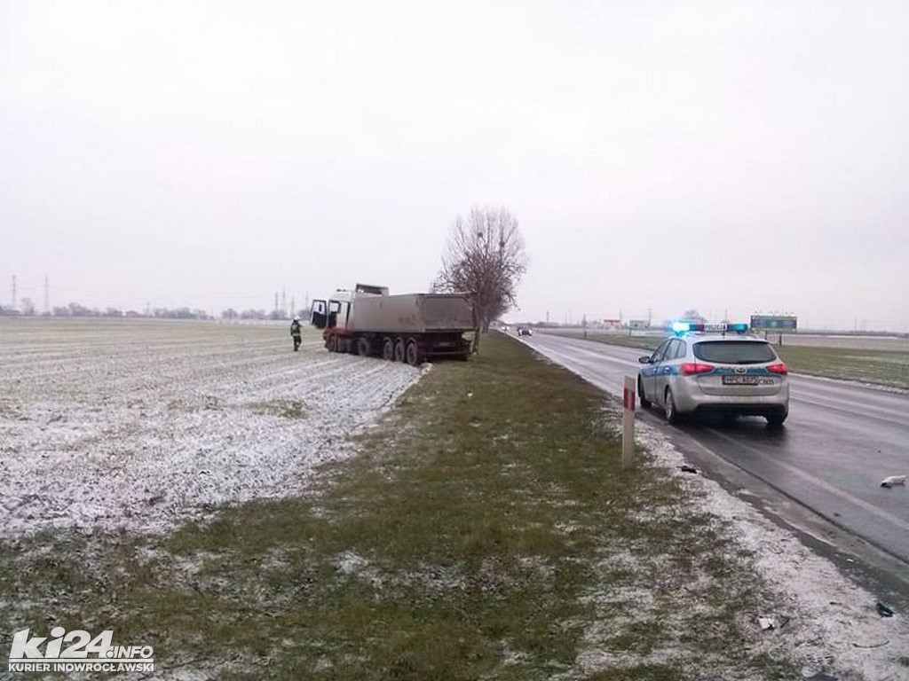 Pod Pakością zderzyły się dwie ciężarówki