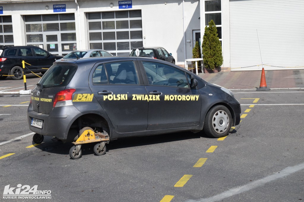 Co zrobić, gdy wpadniesz w poślizg?