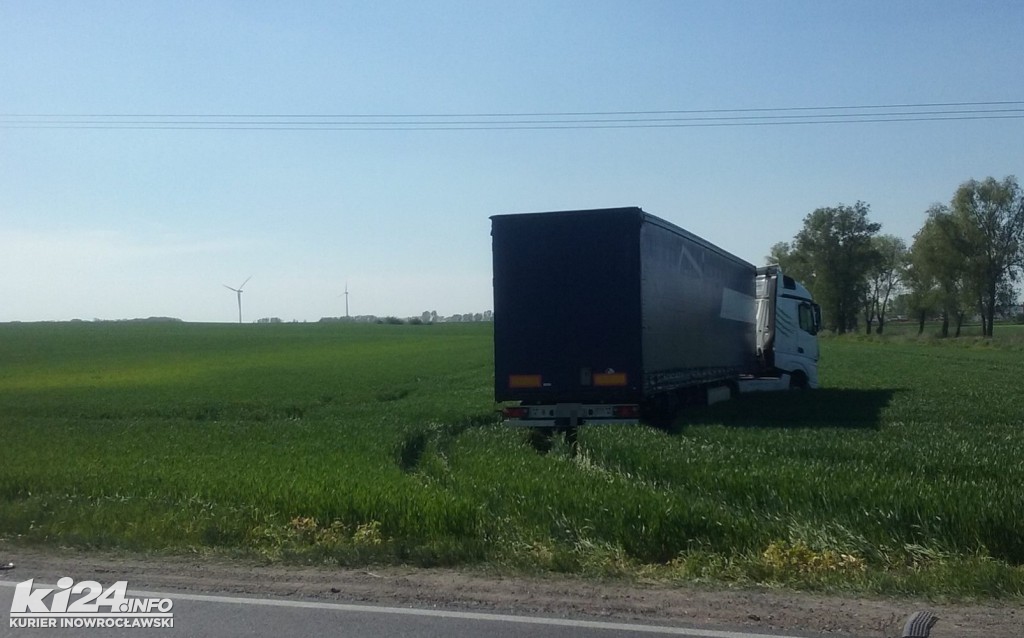 Zderzenie dwóch ciężarówek pod Janikowem