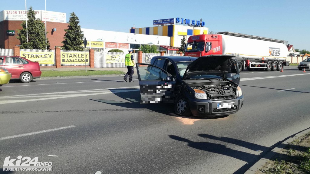 Kraksa na skrzyżowaniu Cichej i Poznańskiej