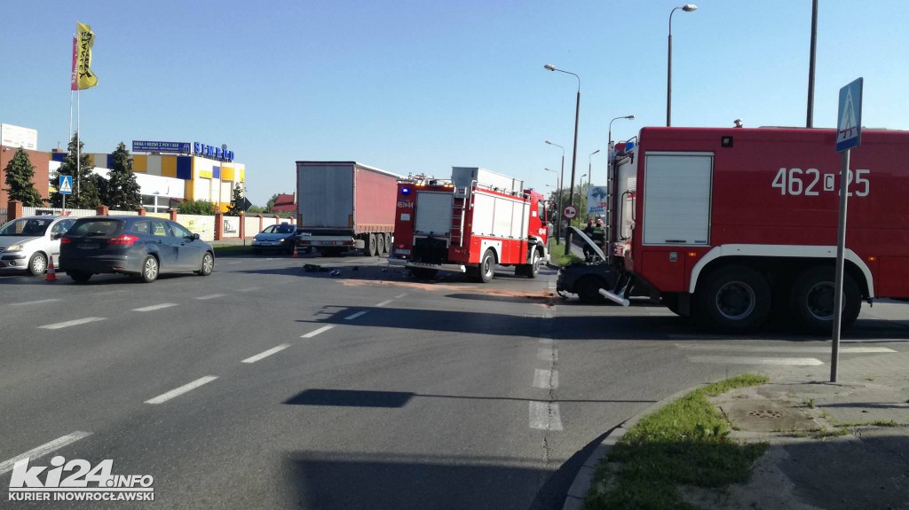 Kraksa na skrzyżowaniu Cichej i Poznańskiej
