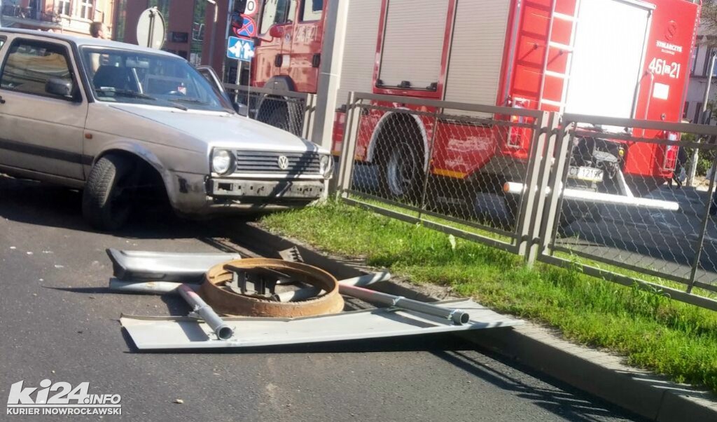 Kraksa vw golfa na ul. Staszica