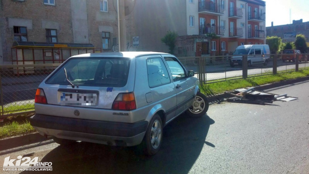 Kraksa vw golfa na ul. Staszica
