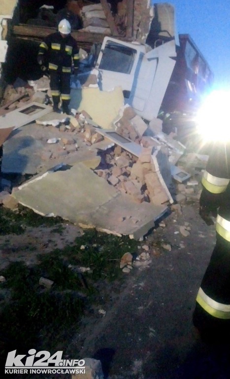Wypadek ciężarówki i nocny pożar pod Gniewkowem