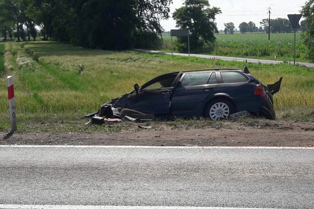 BMW zderzyło się z TIR-em