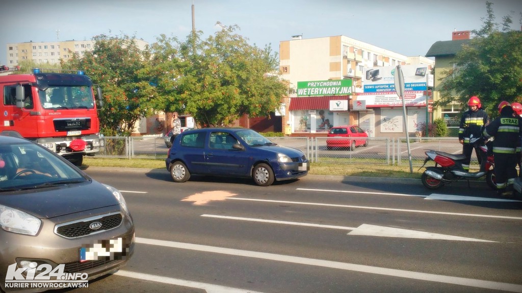 Osobówka zderzyła się ze skuterem