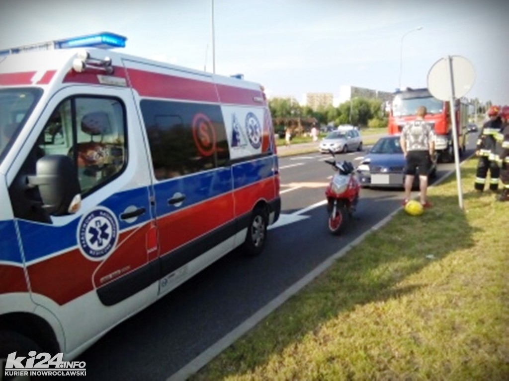 Osobówka zderzyła się ze skuterem