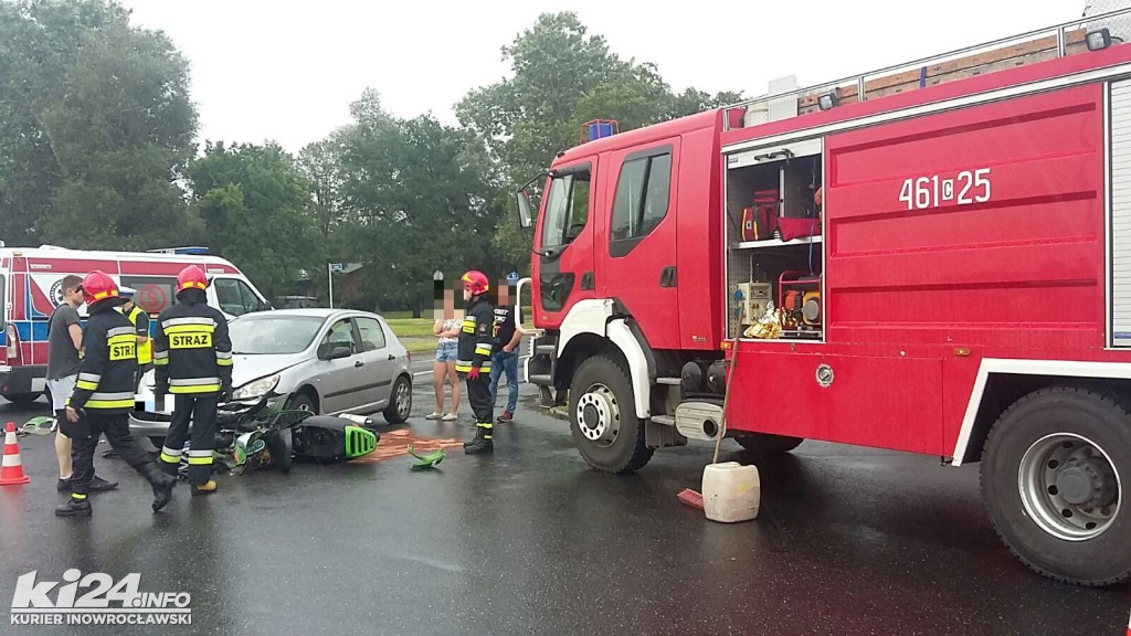 Skuter zderzył się z peugeotem
