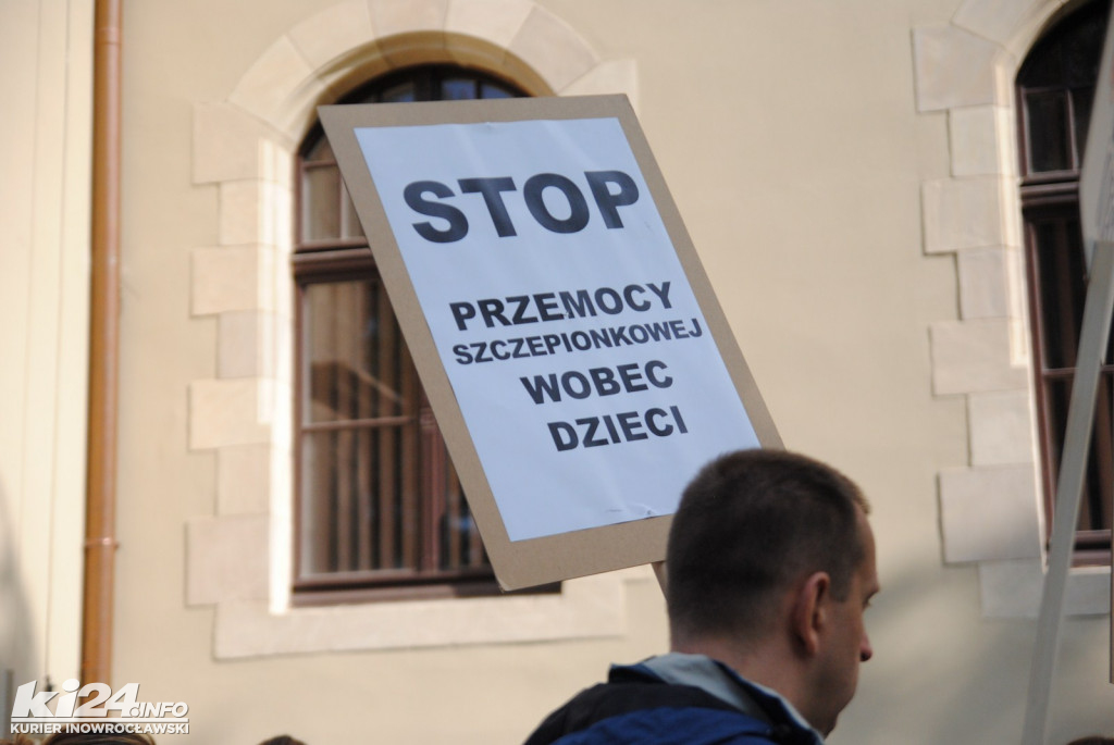 Protest przeciwko przymusowym szczepieniom