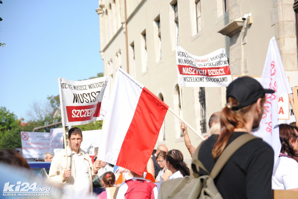 Protest przeciwko przymusowym szczepieniom