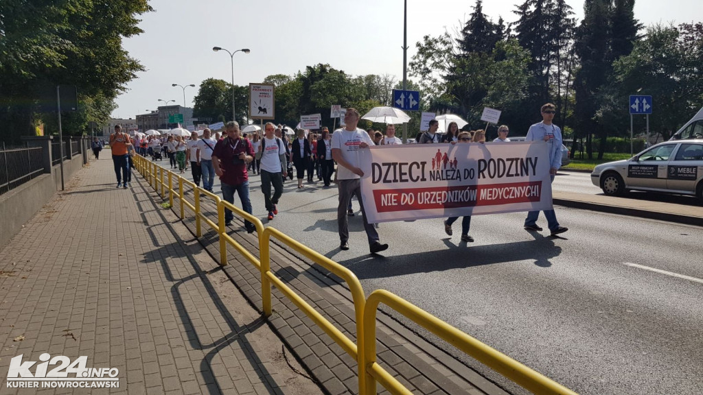 Protest przeciwko przymusowym szczepieniom