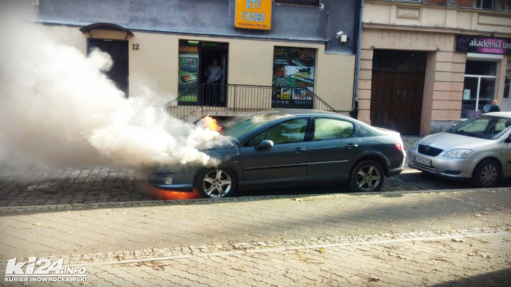 Pożar samochodu na ul. Kościelnej