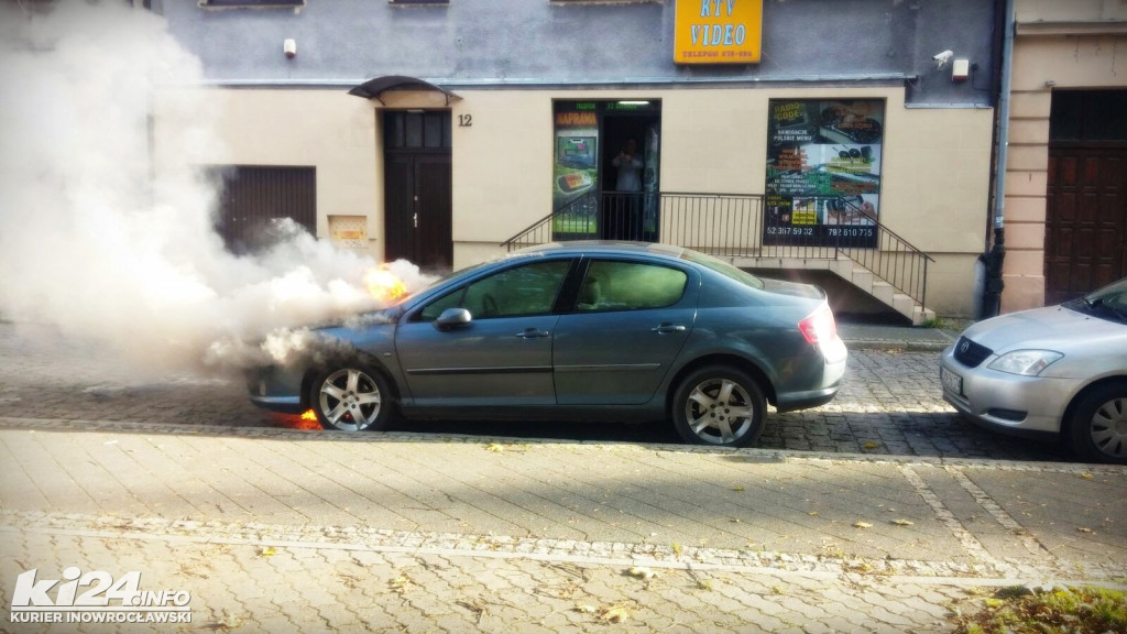 Pożar samochodu na ul. Kościelnej