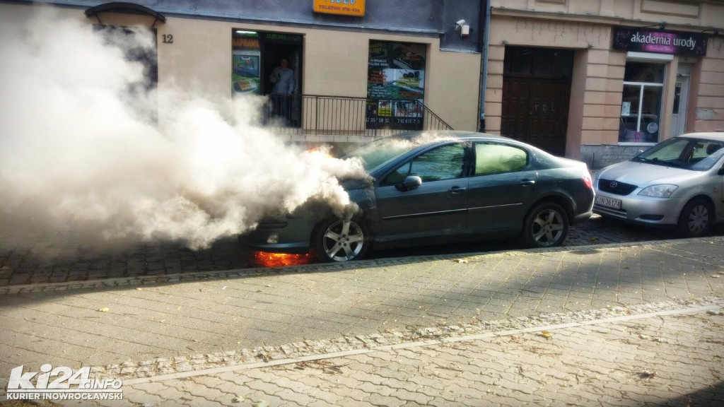 Pożar samochodu na ul. Kościelnej