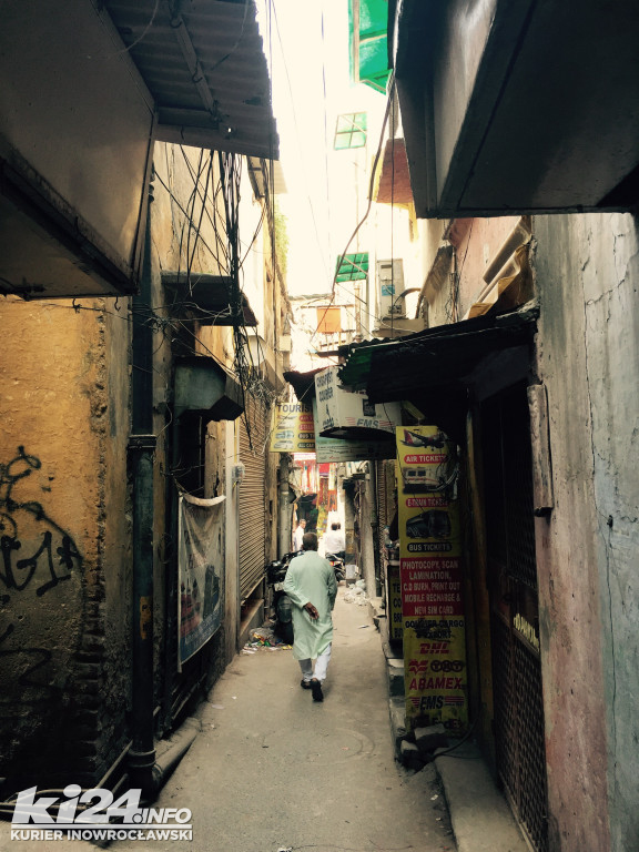 Którędy do przodu? DELHI