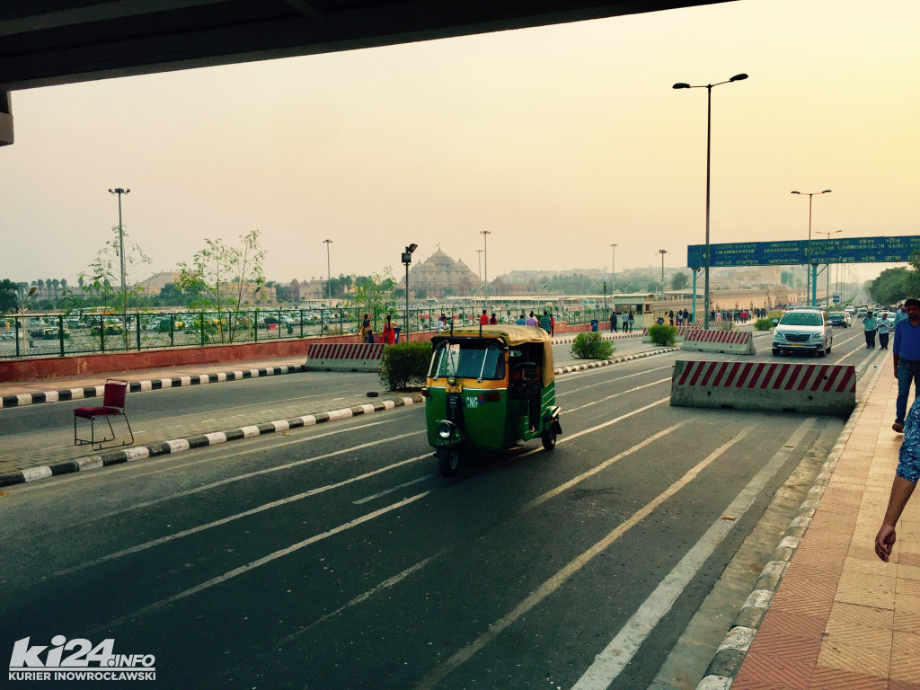 Którędy do przodu? DELHI