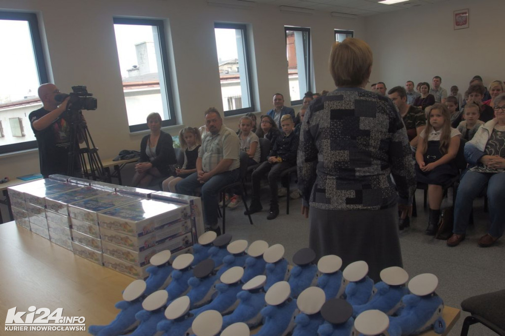 Bezpieczna droga do szkoły z poradami Polfinka
