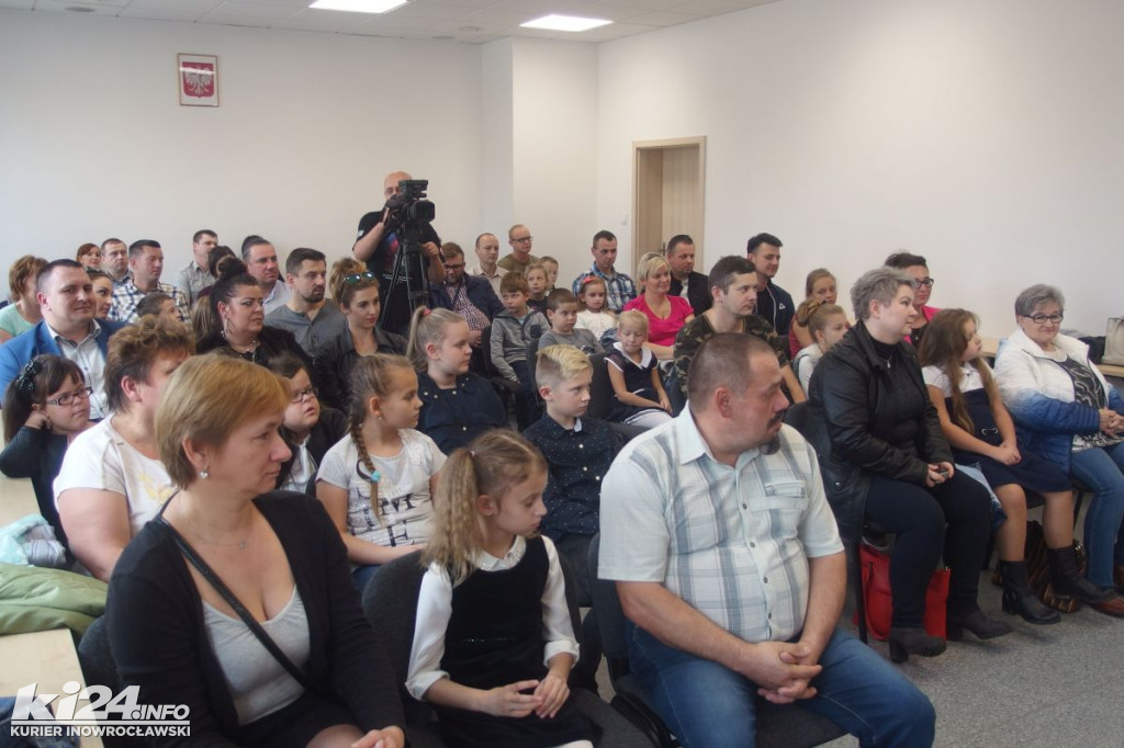 Bezpieczna droga do szkoły z poradami Polfinka