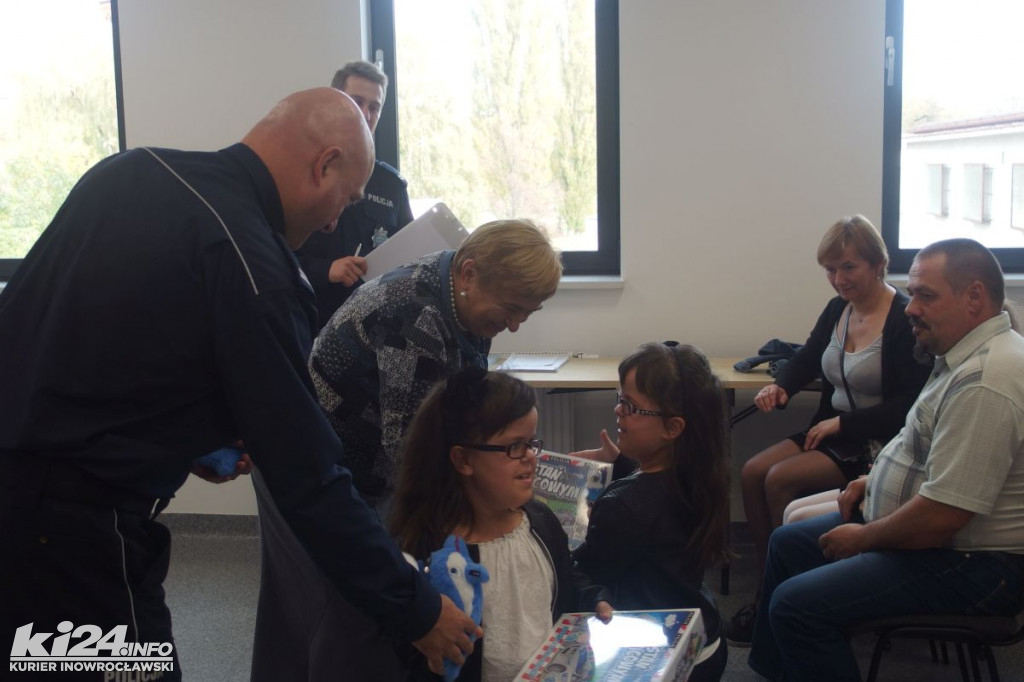 Bezpieczna droga do szkoły z poradami Polfinka