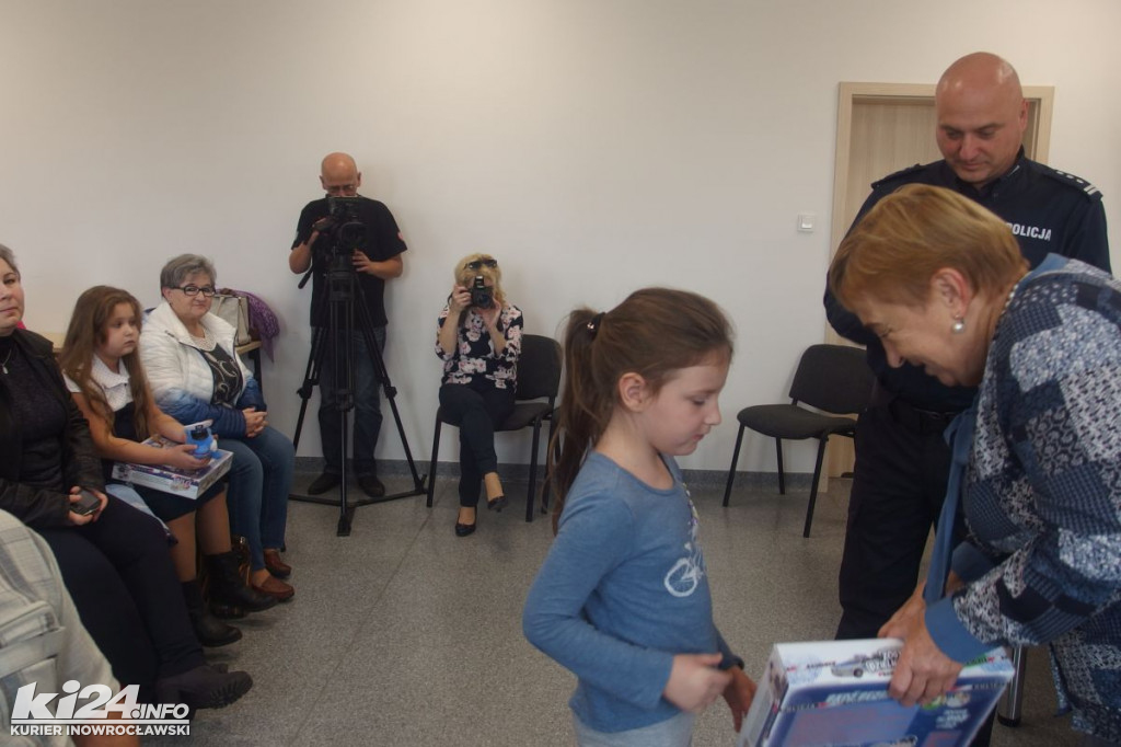 Bezpieczna droga do szkoły z poradami Polfinka