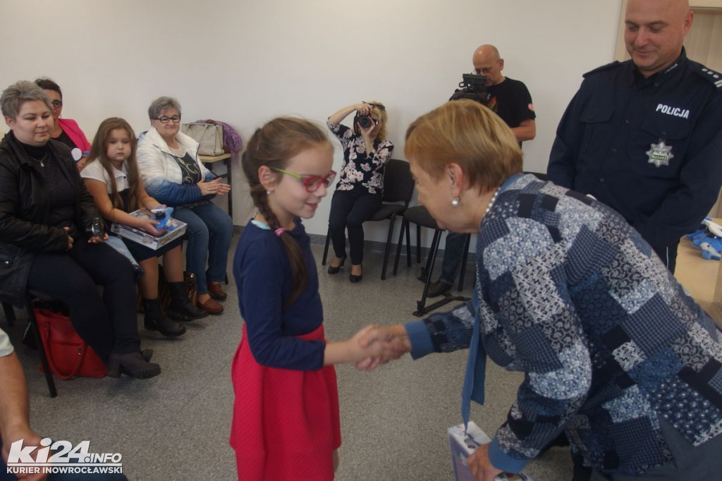 Bezpieczna droga do szkoły z poradami Polfinka
